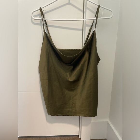 Green tank top - Picture 1 of 2